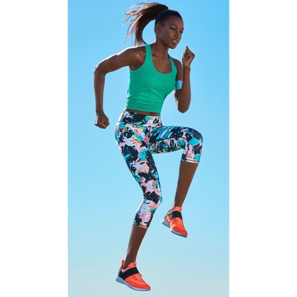 Fabletics Delta Seamless Tank Size Large - Picture 2 of 5